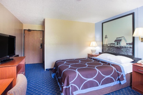 Super 8 by Wyndham Massena NY image 14