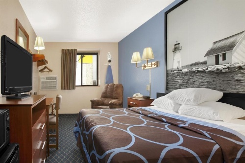 Super 8 by Wyndham Massena NY image 22